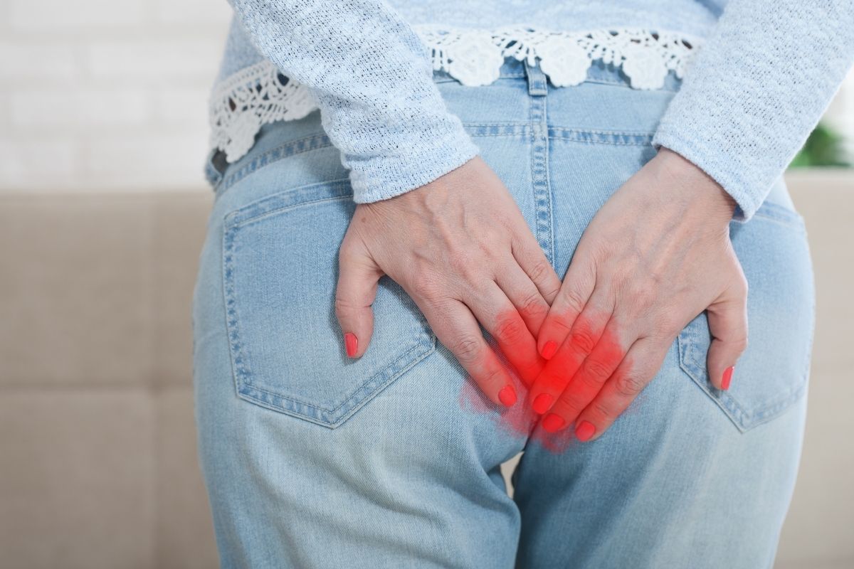 Veri tualettpaberil võib olla seotud hemorroidide, pärakulõhe või päraku piirkonna ärritusega